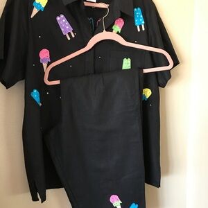 Quacker Factory 2 piece capris set Large , Black ,ice cream, button covers